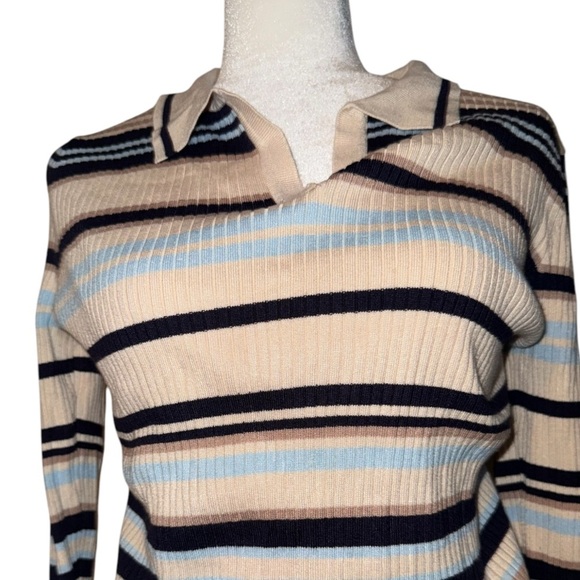 Striped Y2k Vibes Collared Sweater - Picture 3 of 4